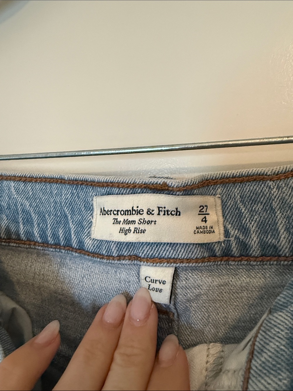Abercrombie and Fitch The Mom Short High Rise Curve Love 4/27 - Picture 4 of 5